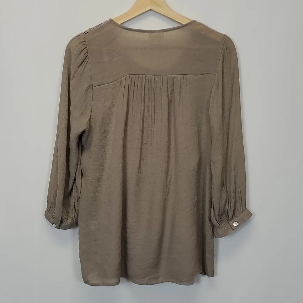 Fig & Flower Top - Size Medium.